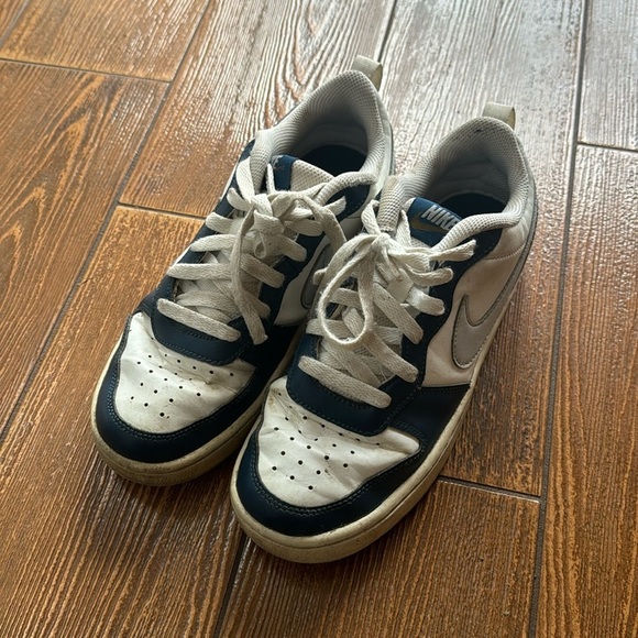 Nike Court Borough 2 Low Grey Fog Mystic Navy BQ5448-121 Size 6.5 Youth - Picture 1 of 6